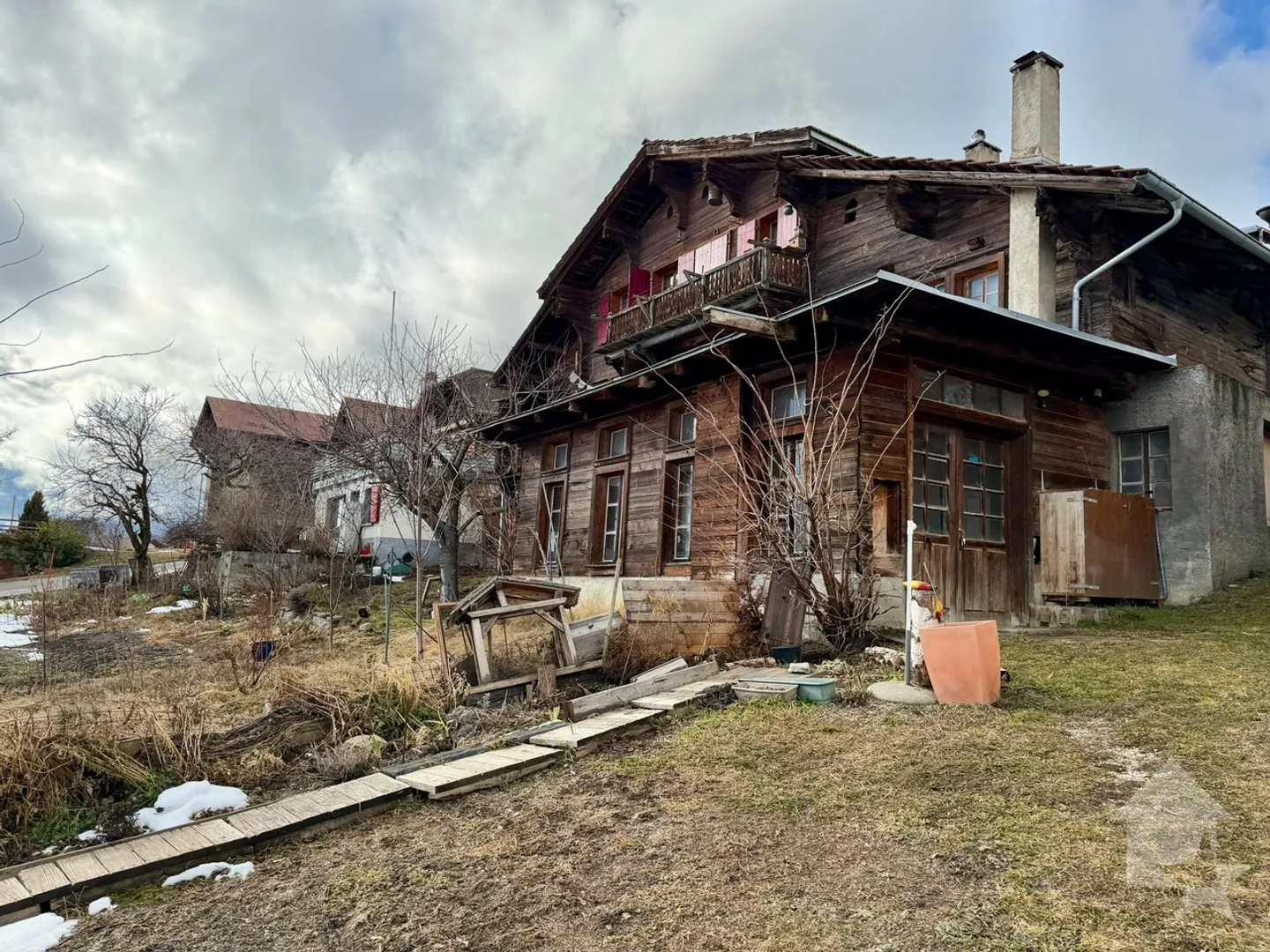 Parte di un'antica casa di villaggio e shed da trasformare - Foto 2 di 29