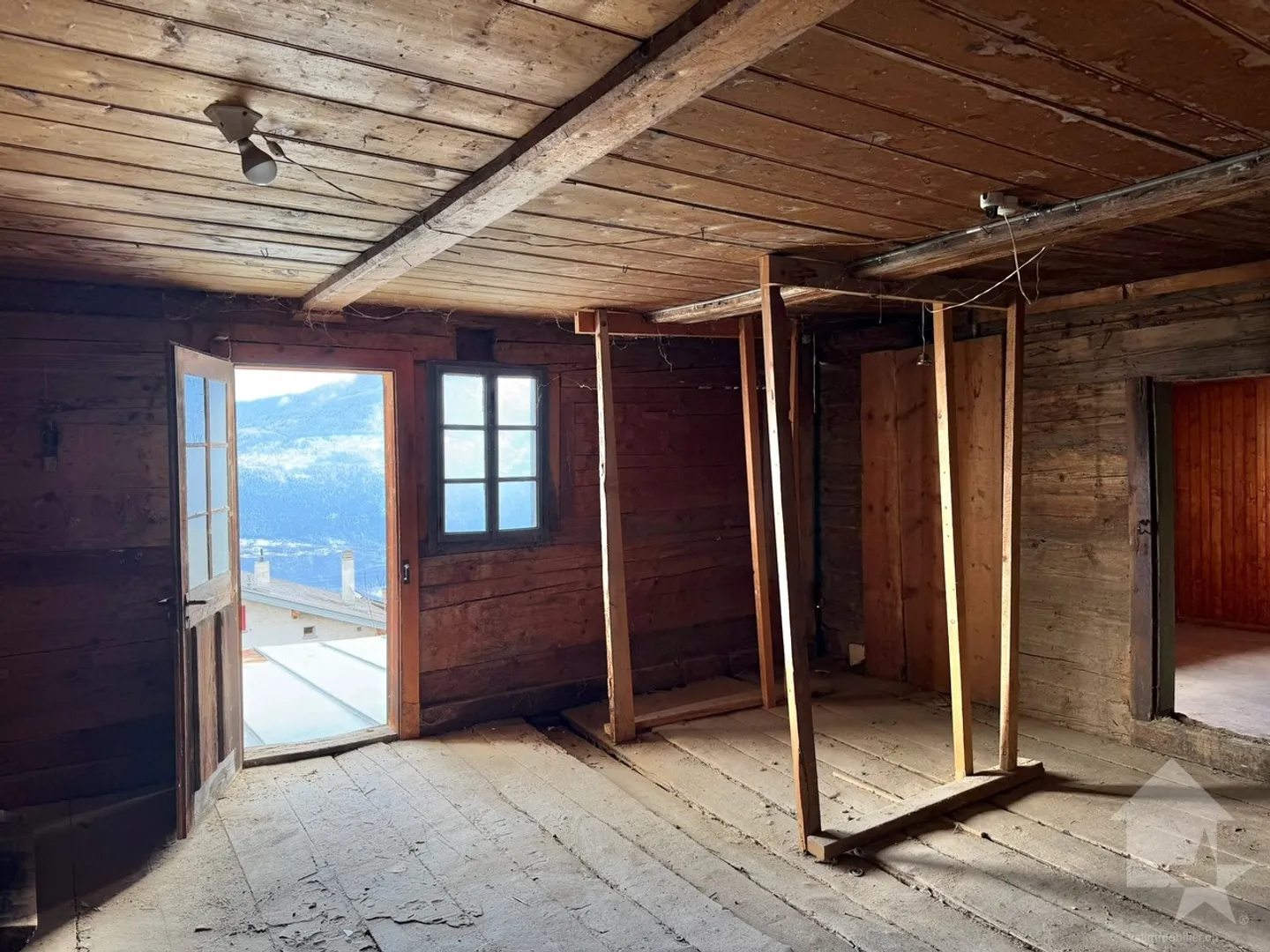 Parte di un'antica casa di villaggio e shed da trasformare - Foto 10 di 29