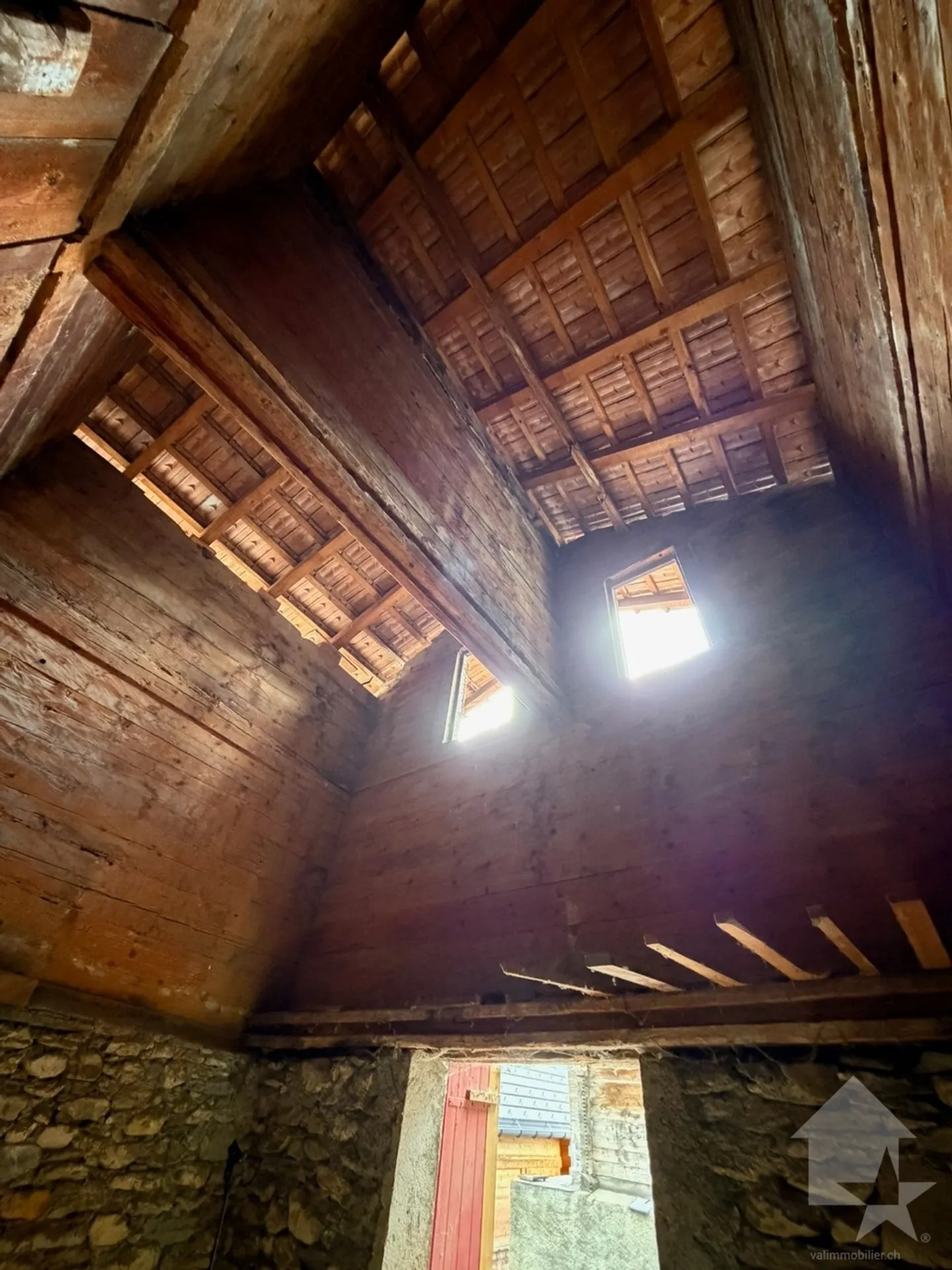 Parte di un'antica casa di villaggio e shed da trasformare - Foto 26 di 29