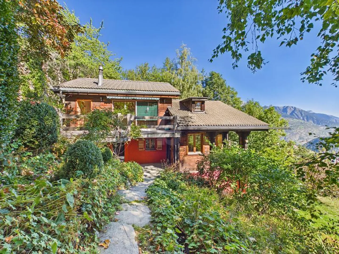 NATURE PARADISE WITH A VIEW - Photo 1 of 6