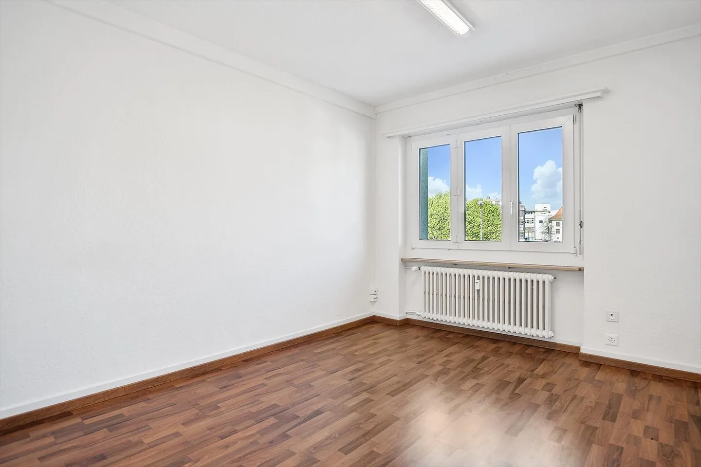 La tua nuova posizione nel centro di Burgdorf! - Foto 1 di 8