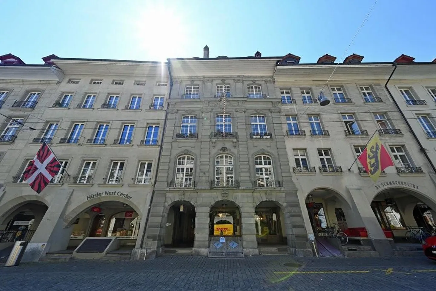 Charming and large apartment in the heart of Bern - Photo 1 of 11
