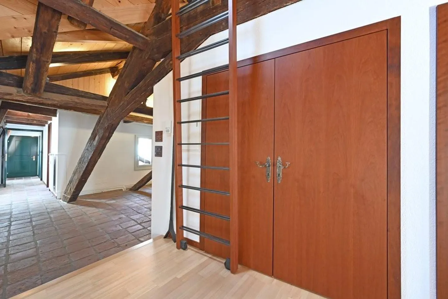 Charming and large apartment in the heart of Bern - Photo 7 of 11