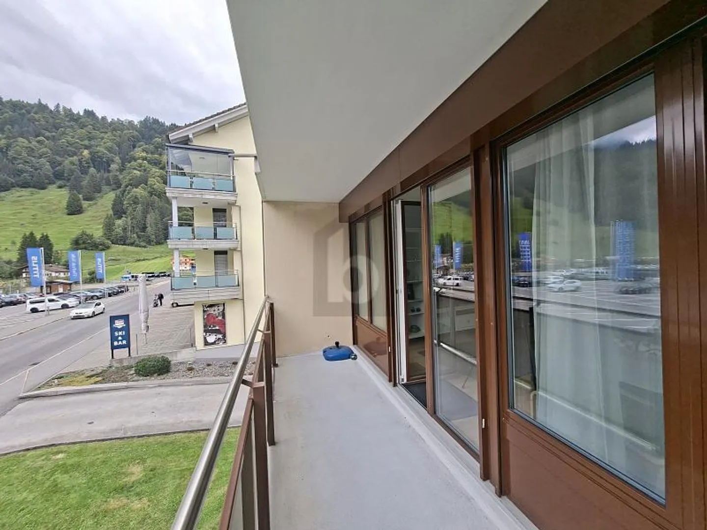 TURNKEY & MODERN, DIRECTLY AT THE SKI LIFT - Photo 2 of 6