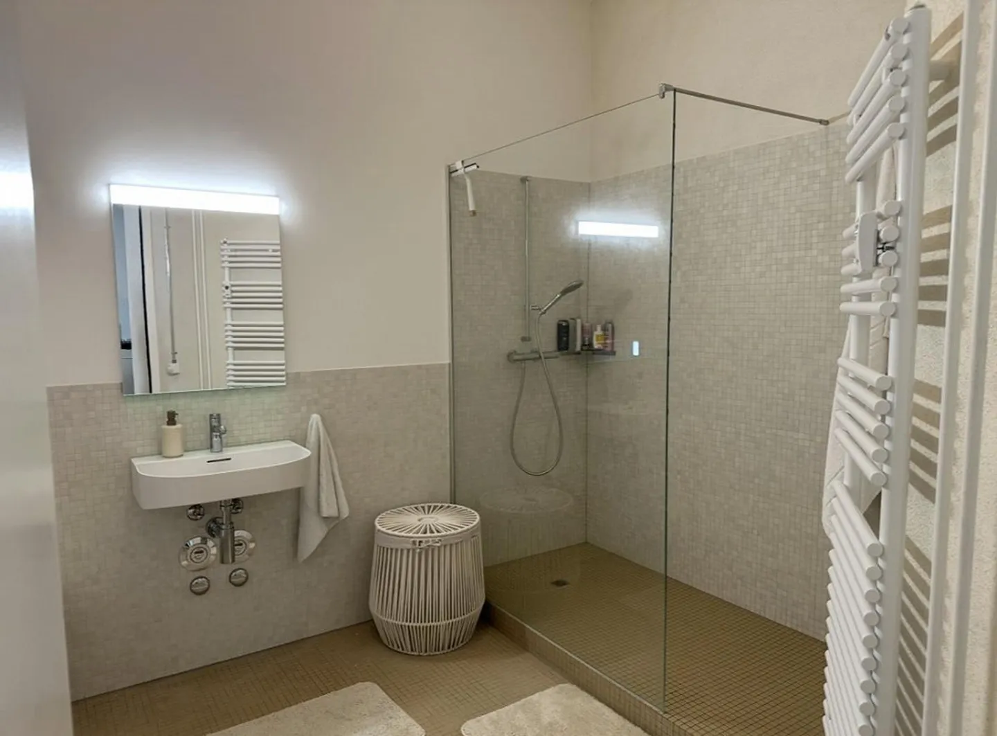 Vie moderne dans un emplacement central - Photo 5 sur 5