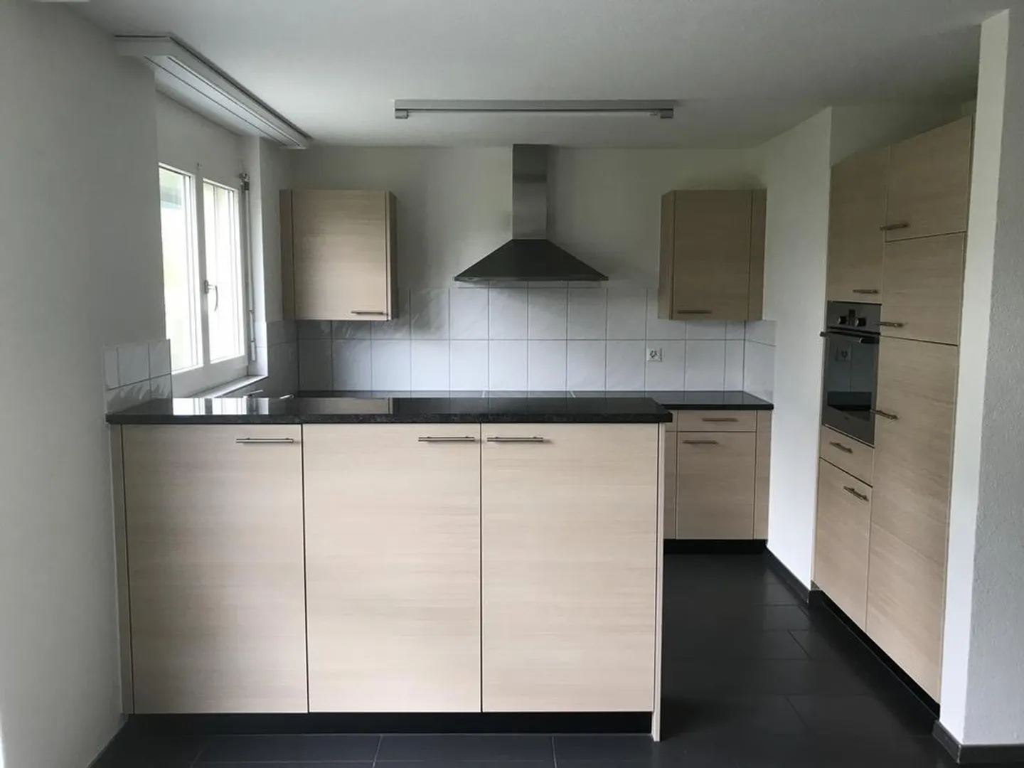 Ampio appartamento di 5,5 stanze con area salotto privata - Foto 2 di 12