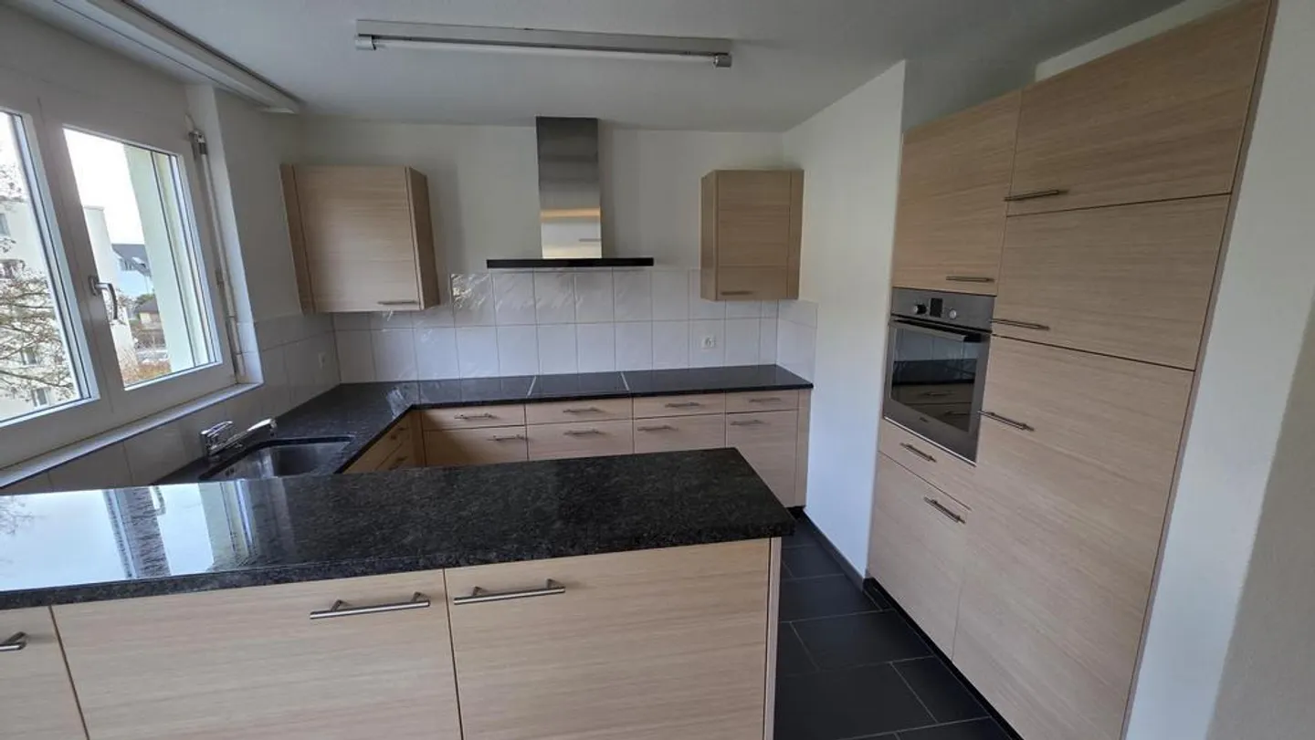 Ampio appartamento di 5,5 stanze con area salotto privata - Foto 3 di 12