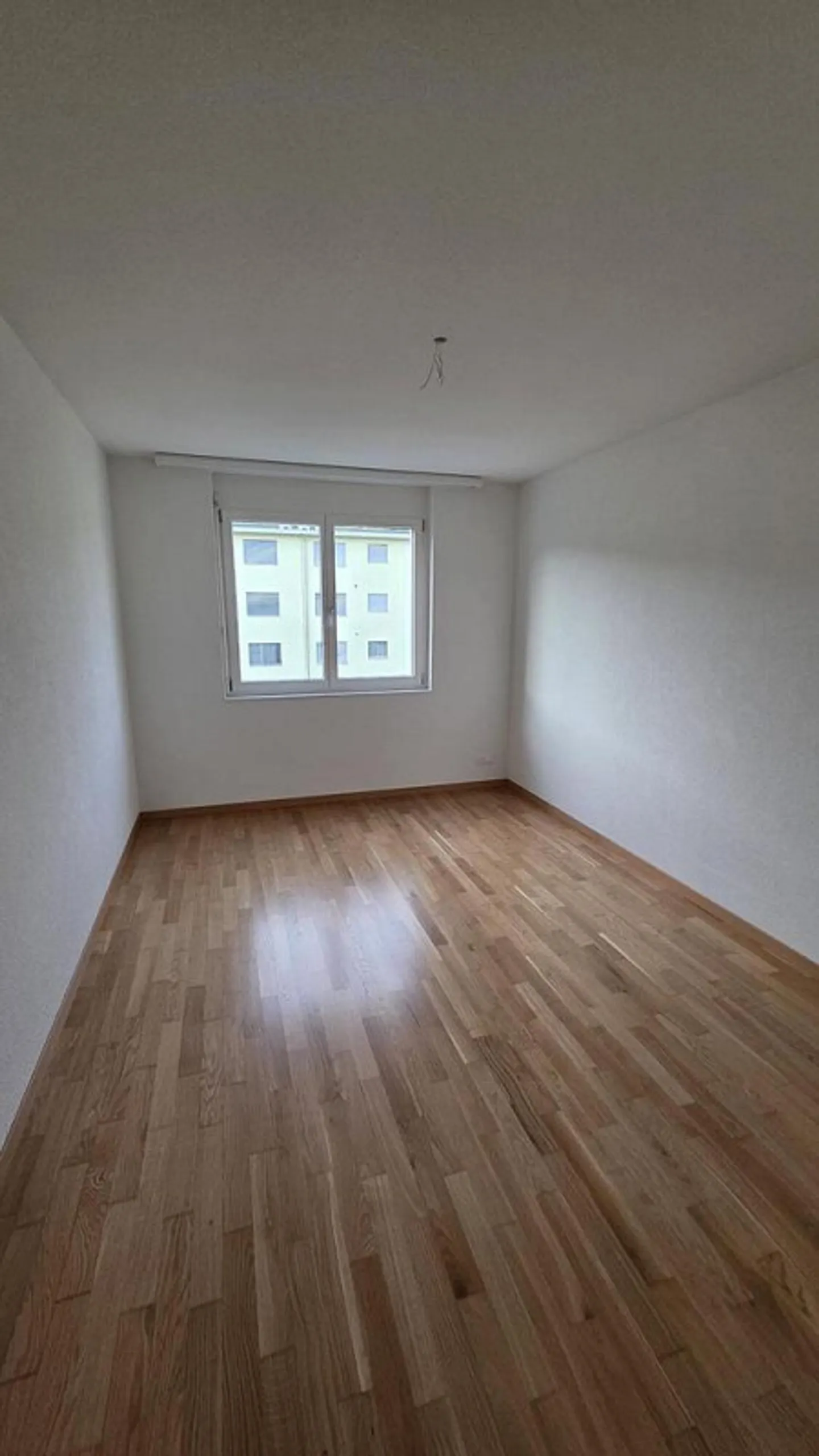 Ampio appartamento di 5,5 stanze con area salotto privata - Foto 7 di 12