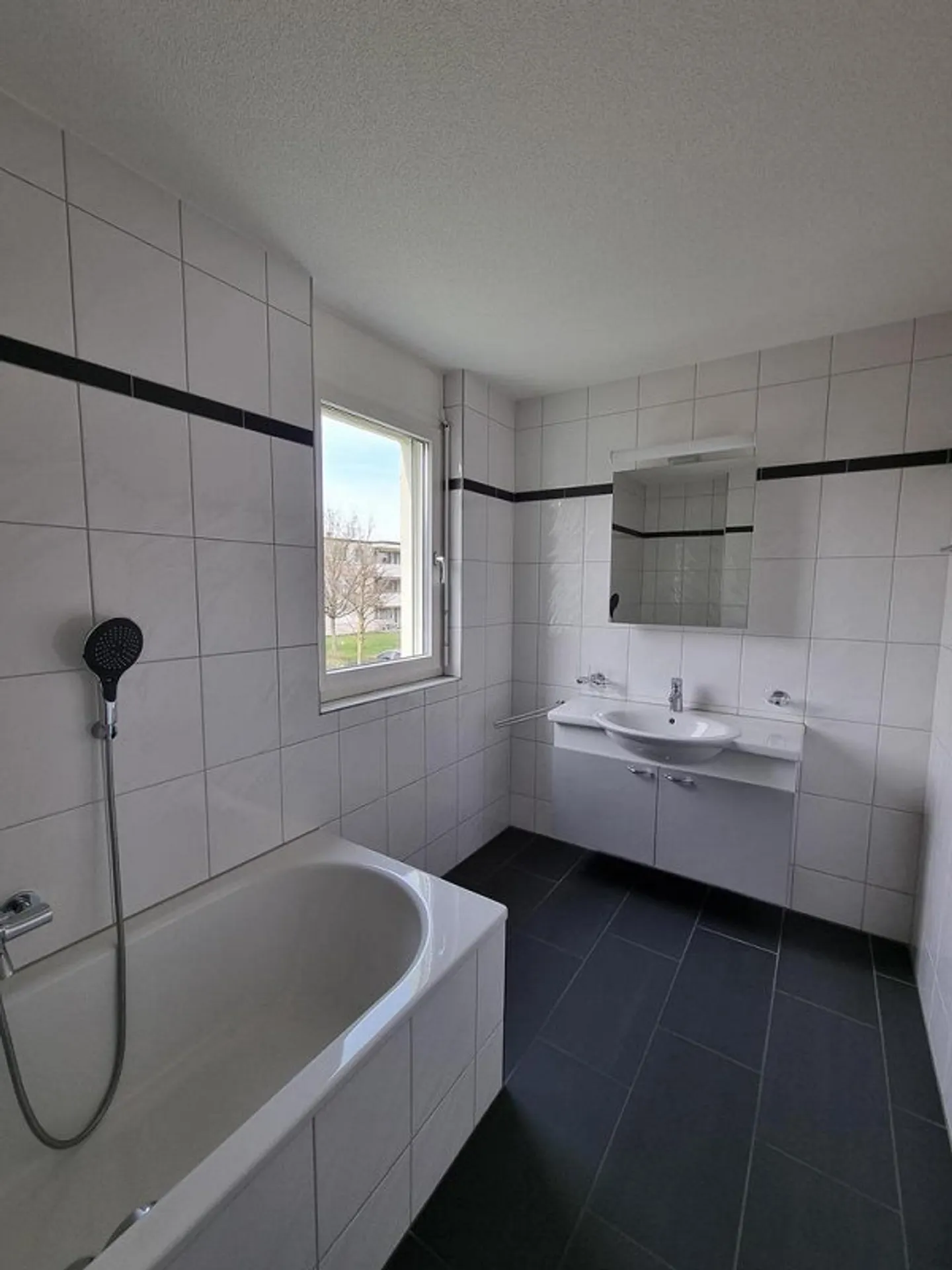 Ampio appartamento di 5,5 stanze con area salotto privata - Foto 8 di 12