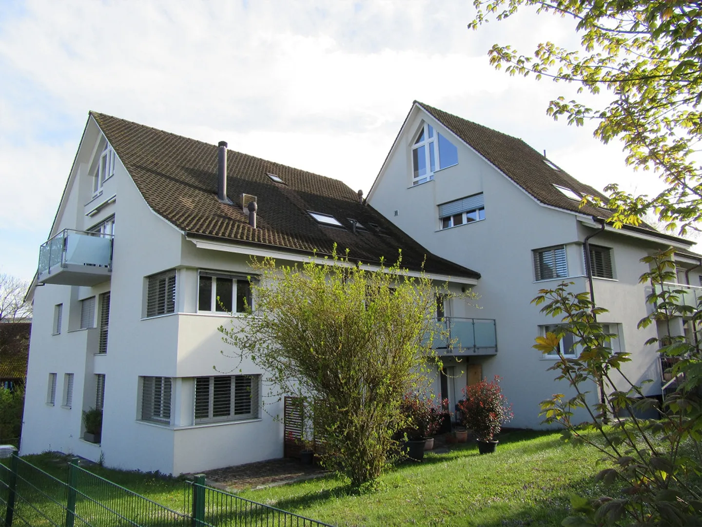 Spacious 2-room apartment in a quiet green location close to the village center - Photo 1 of 10