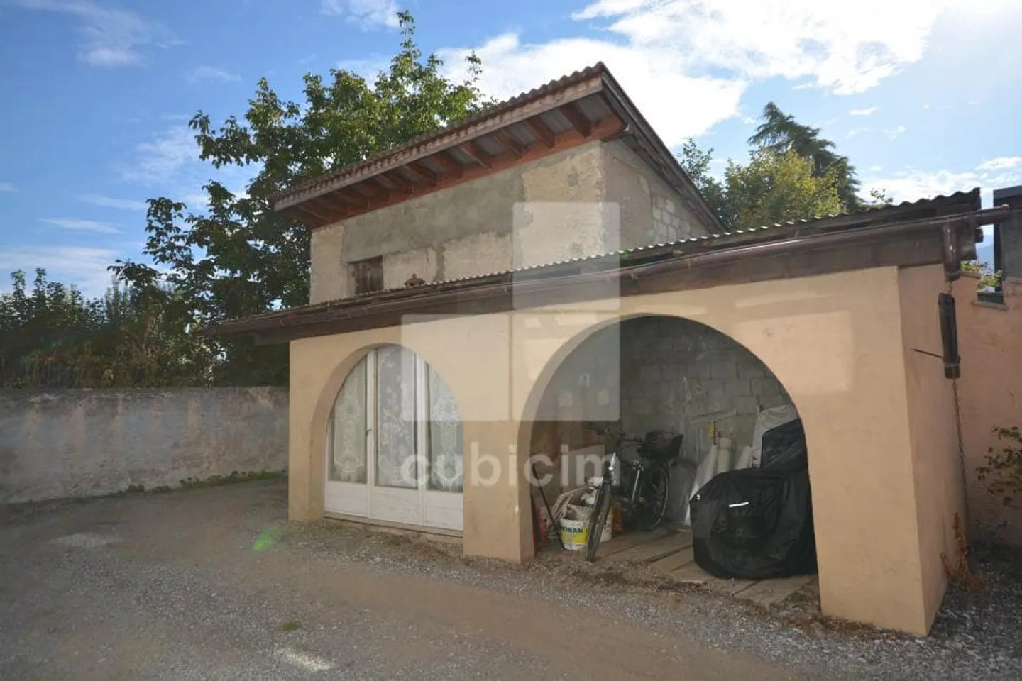 Casa con 2 appartamenti di 4,5 stanze e 1 vecchio edificio da trasformare - Foto 10 di 12