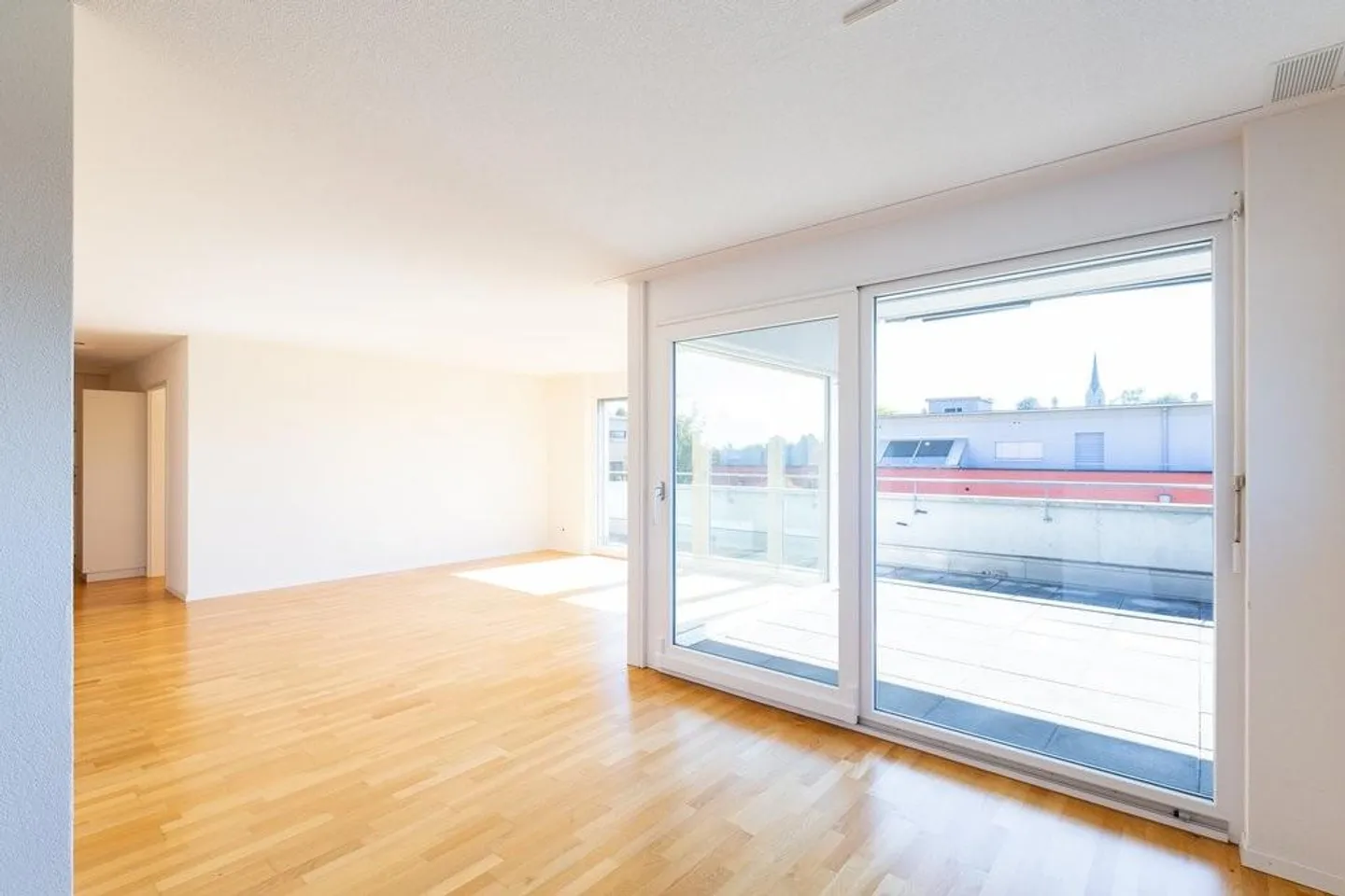 Beautiful, modern 4.5-room penthouse apartment in Herzogenbuchsee - Photo 4 of 12