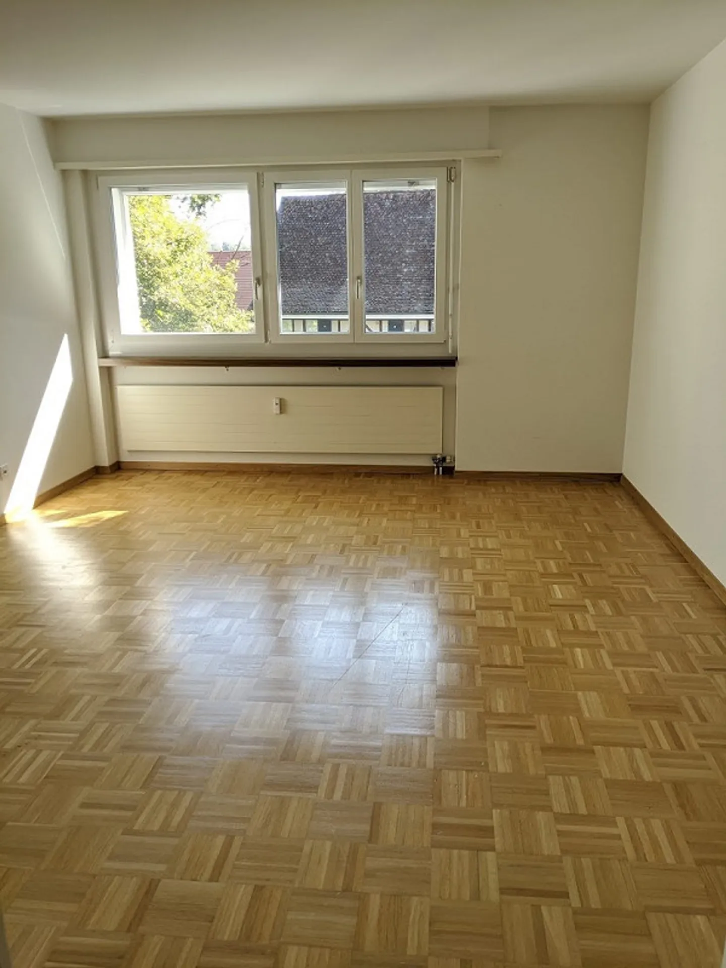 Spacious 2-room apartment in a quiet green location close to the village center - Photo 8 of 10
