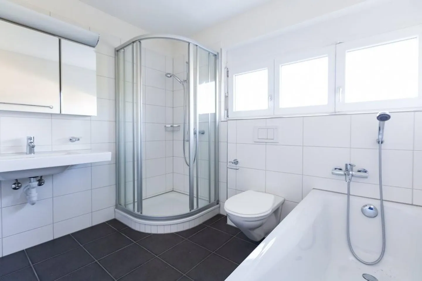 Beautiful, modern 4.5-room penthouse apartment in Herzogenbuchsee - Photo 9 of 12