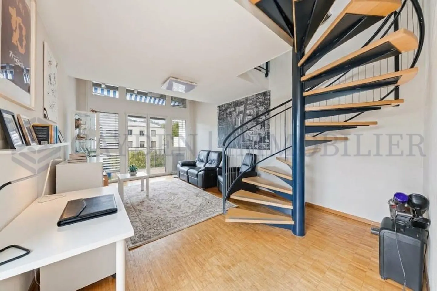 EXKLUSIVITÄT!! Charmante Duplexwohnung mit Giebel nur wenige Schritte vom Bahnhof entfernt - Foto 2 von 15