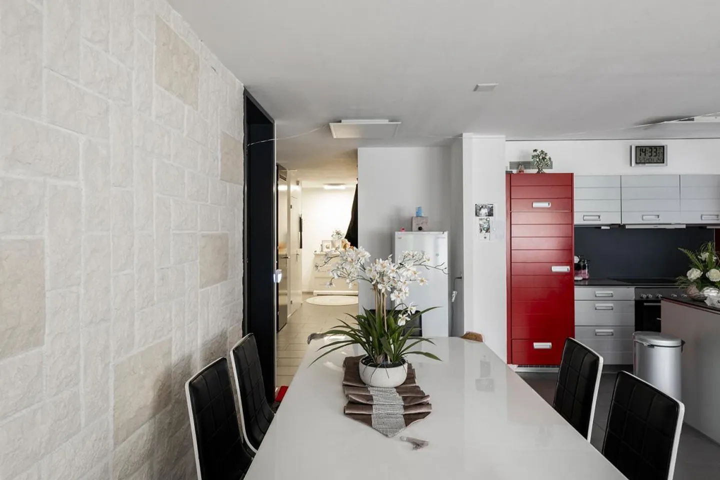 Espace commercial et appartement de 4,5 pièces à acquérir ensemble - Photo 6 sur 11