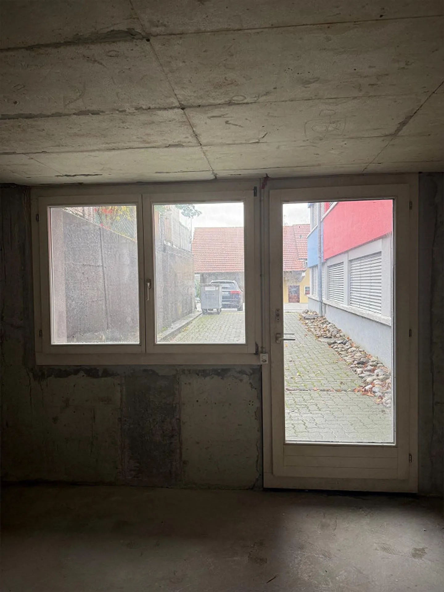 Geräumiger Lagerraum verfügbar - Foto 4 von 7