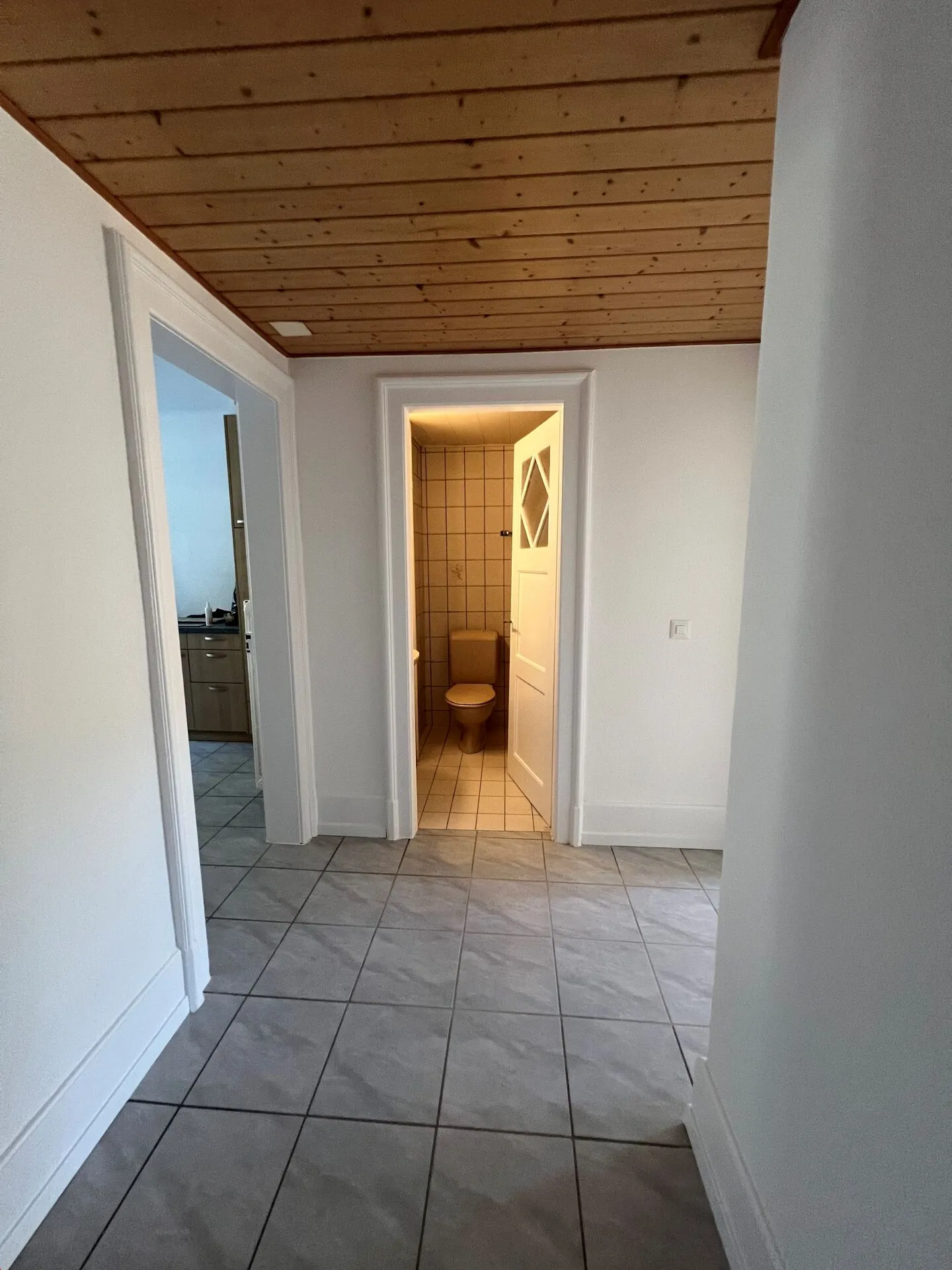 3,5 camere molto luminose con balcone affascinante - Foto 10 di 13