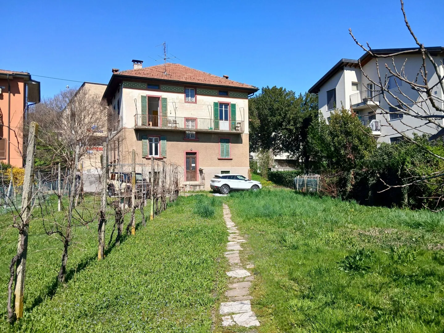 Villa de l'époque à réévaluer, avec terrain constructible pour d'autres développements - Photo 4 sur 6