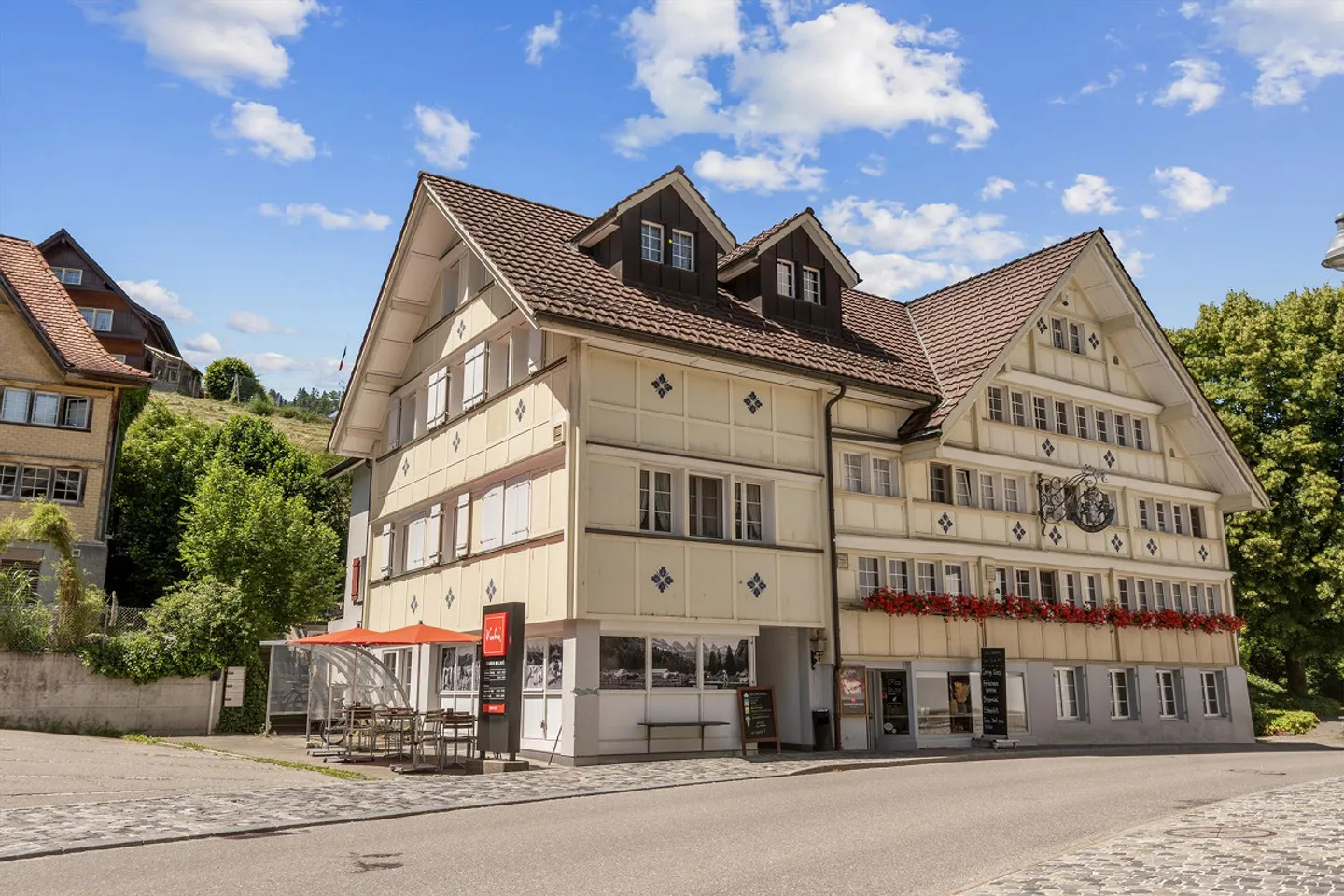Wohn- & Gewerbehaus - Foto 1 von 19