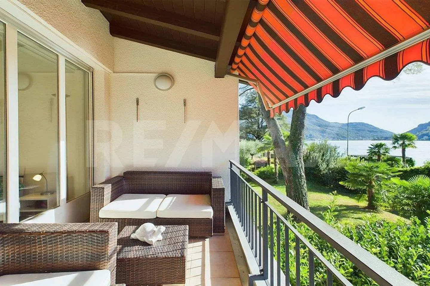 Arbostora - Sensational lakeside pearl in the front row - Photo 2 of 13