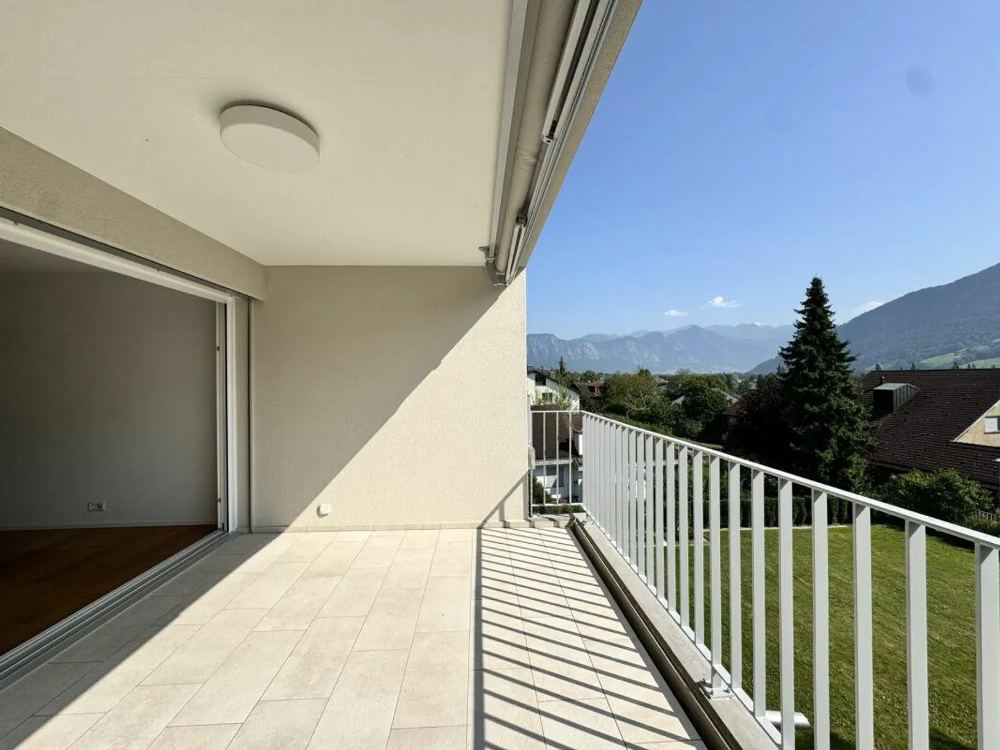 Your new home in the Grisons, modern apartment with mountain view - Photo 4 of 5