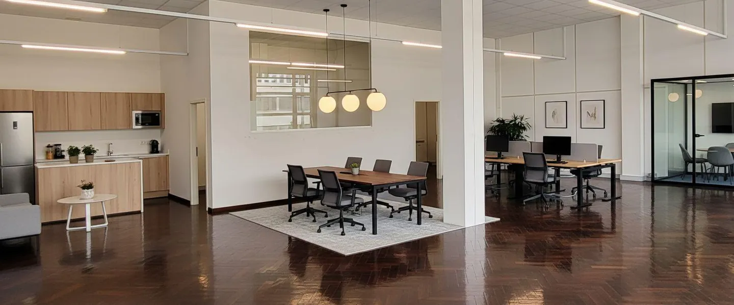 Well-located, developed and bright office space with water connection ... - Photo 4 of 13