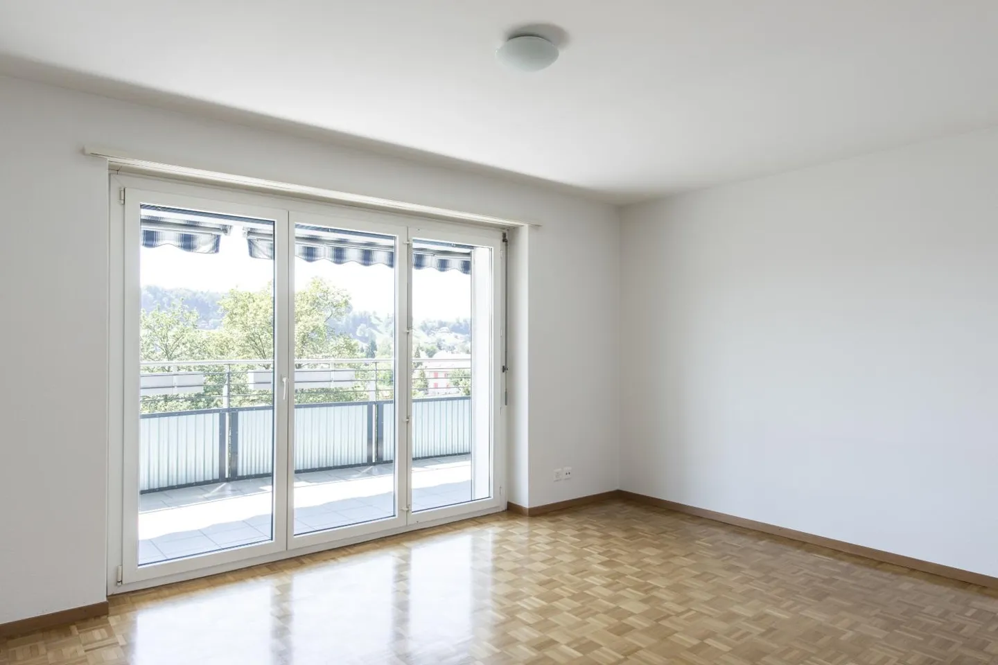2.5 Room Apartment - Photo 3 of 7