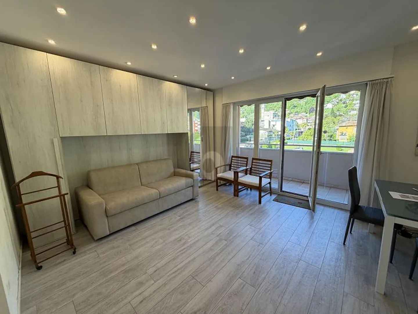 MODERN, PRACTICAL IN A PRIVILEGED POSITION - Photo 2 of 6