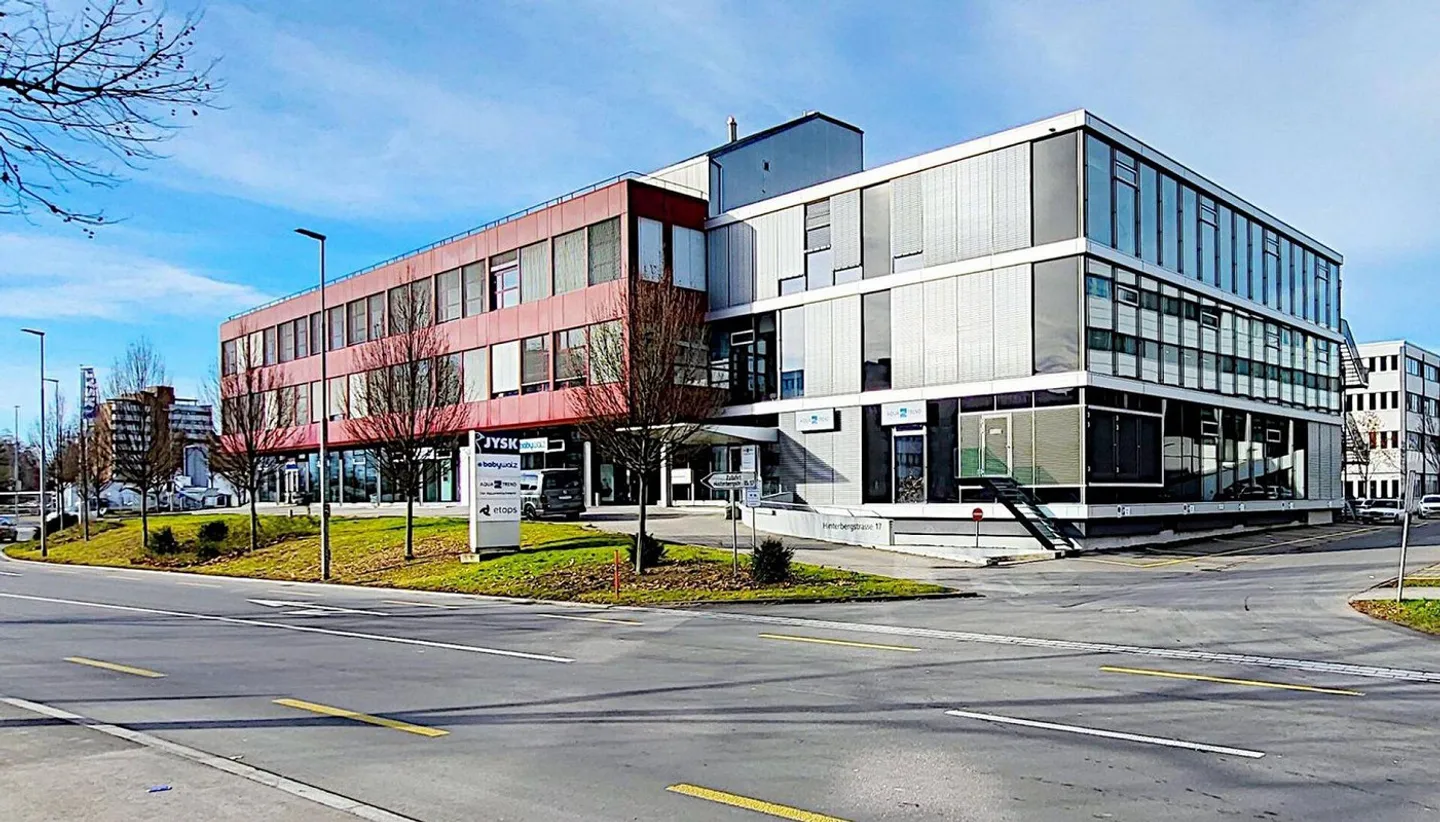 Well-located, developed and bright office space with water connection ... - Photo 11 of 13