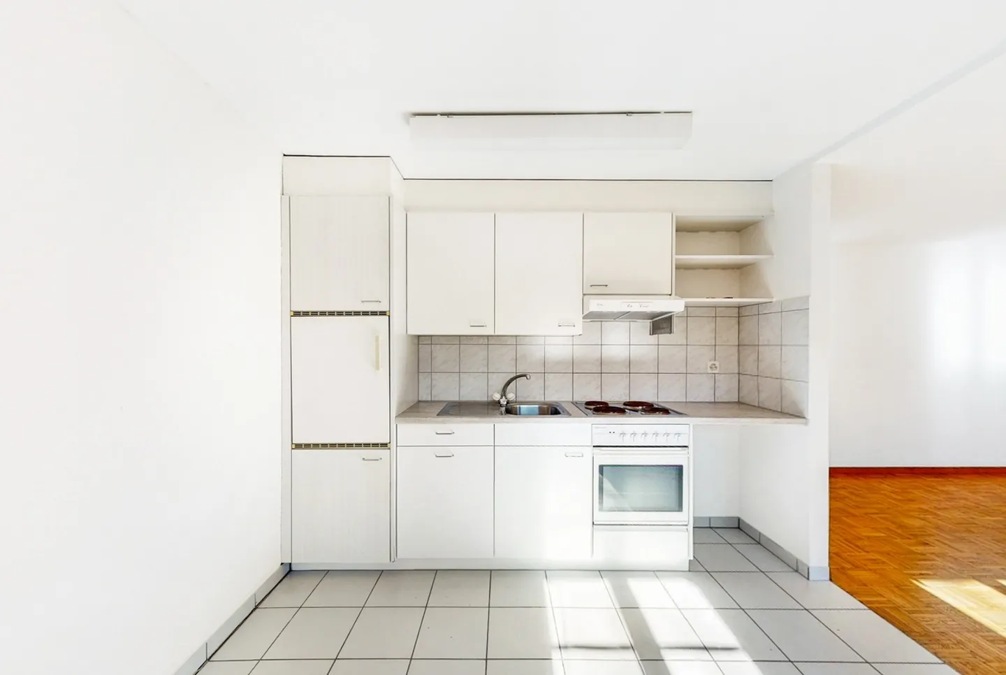 Appartement simple spacieux - Photo 2 sur 7