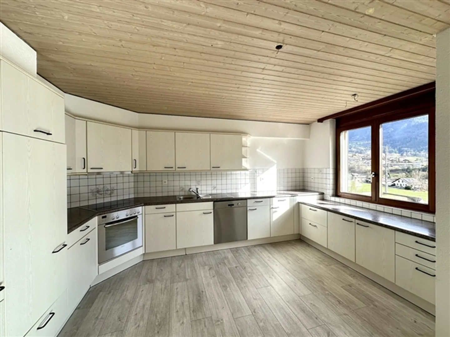 4.5 Room Apartment in Condominium - Photo 6 of 12