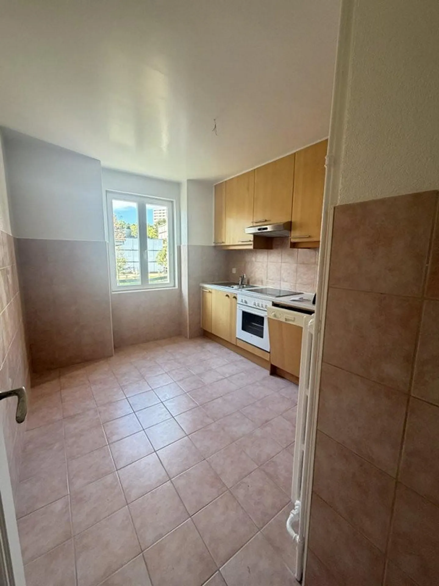 Ruhige Wohnung in grüner Umgebung - Foto 1 von 3