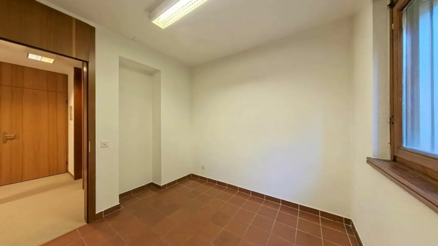 Ufficio di rappresentanza fronte Lago - Frazionabile su misura - Foto 11 di 12