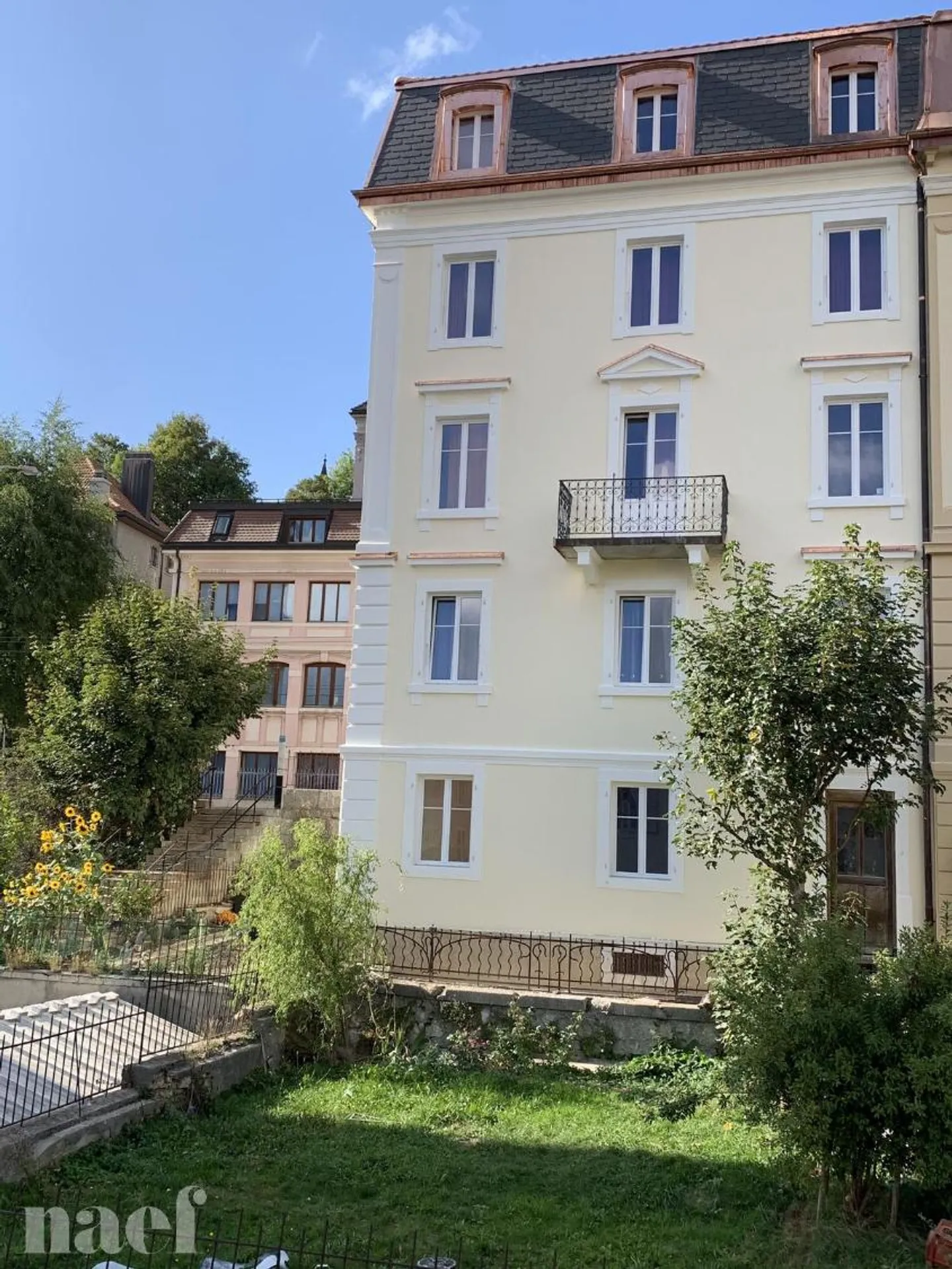 Duplex spacieux et lumineux de 6,5 pièces avec jardin commun - Photo 3 sur 13