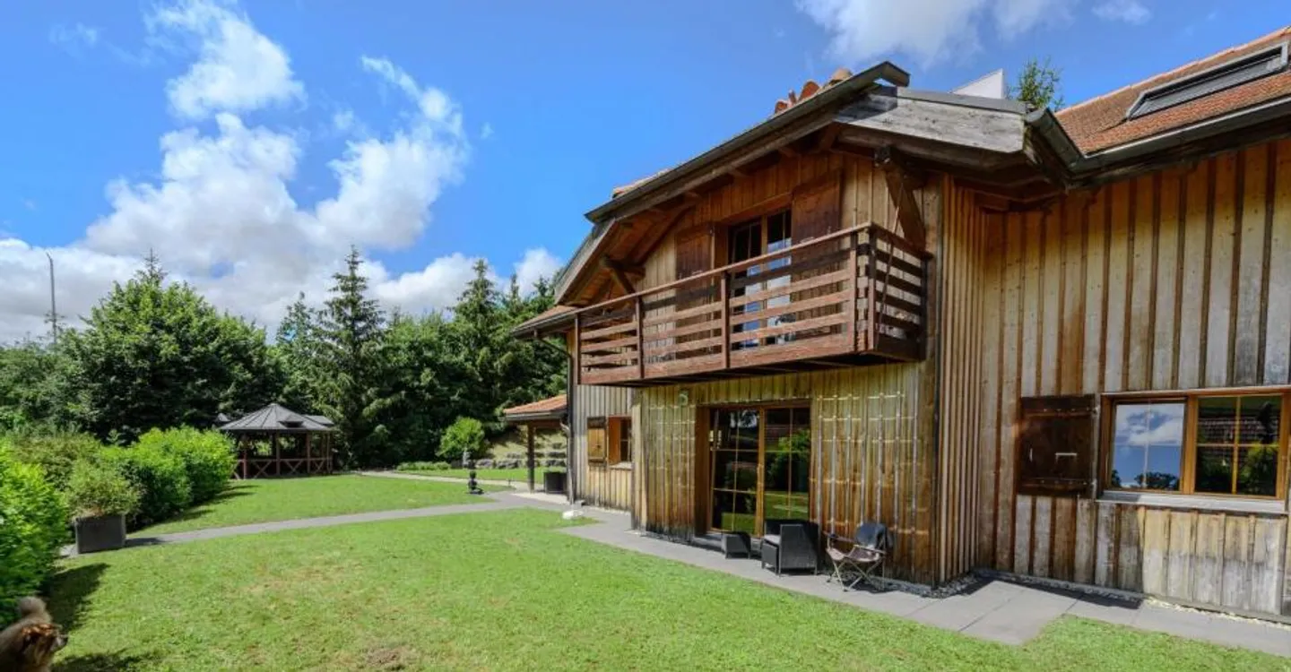 Hochwertige Wohngemeinschaft in einem Einfamilienhaus mit Garten und Pool - Foto 3 von 12