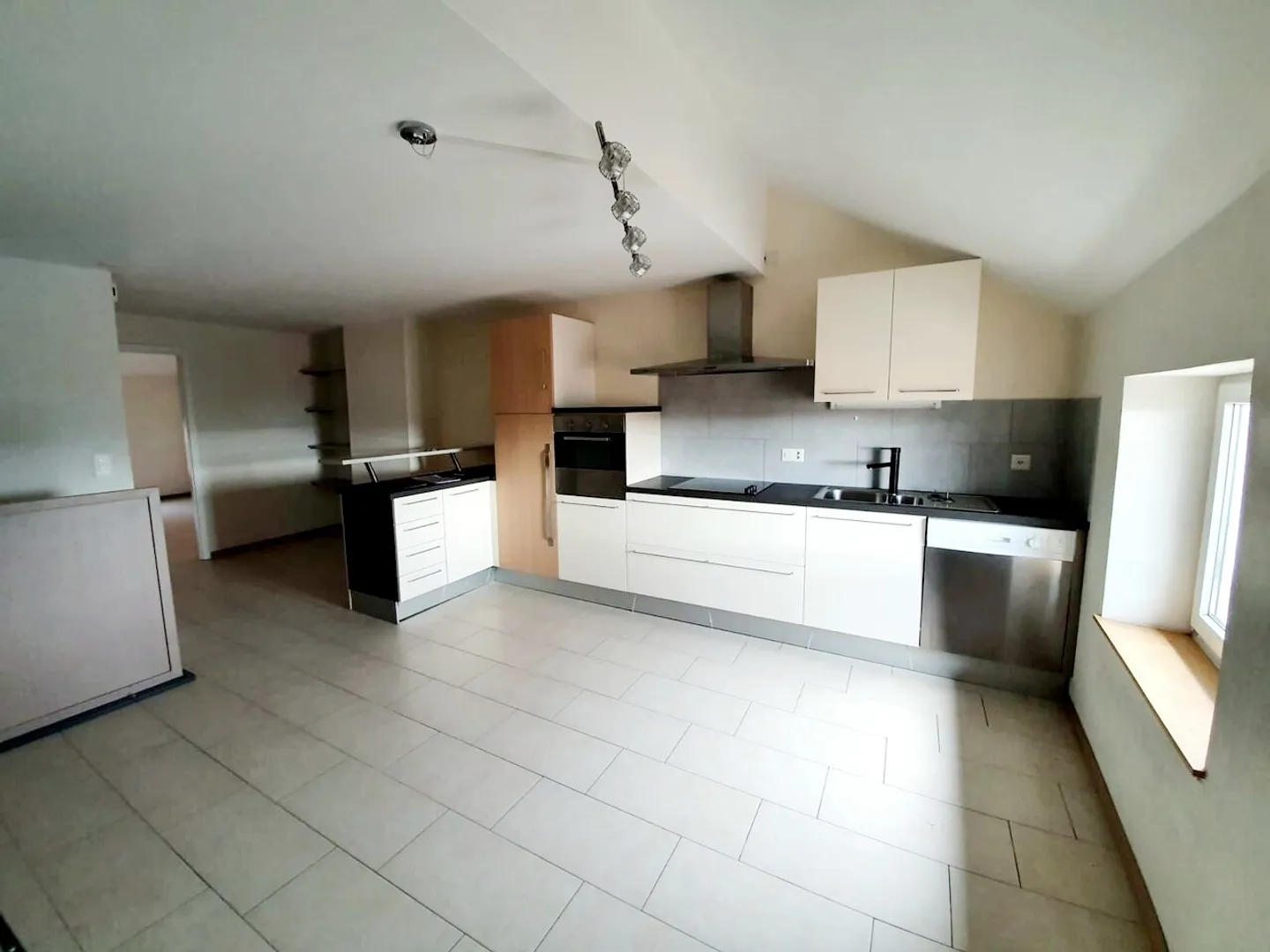 GRAND-PONT 3, Appartement de 2.5 pièces duplex et poutres apparentes - Foto 2 von 8