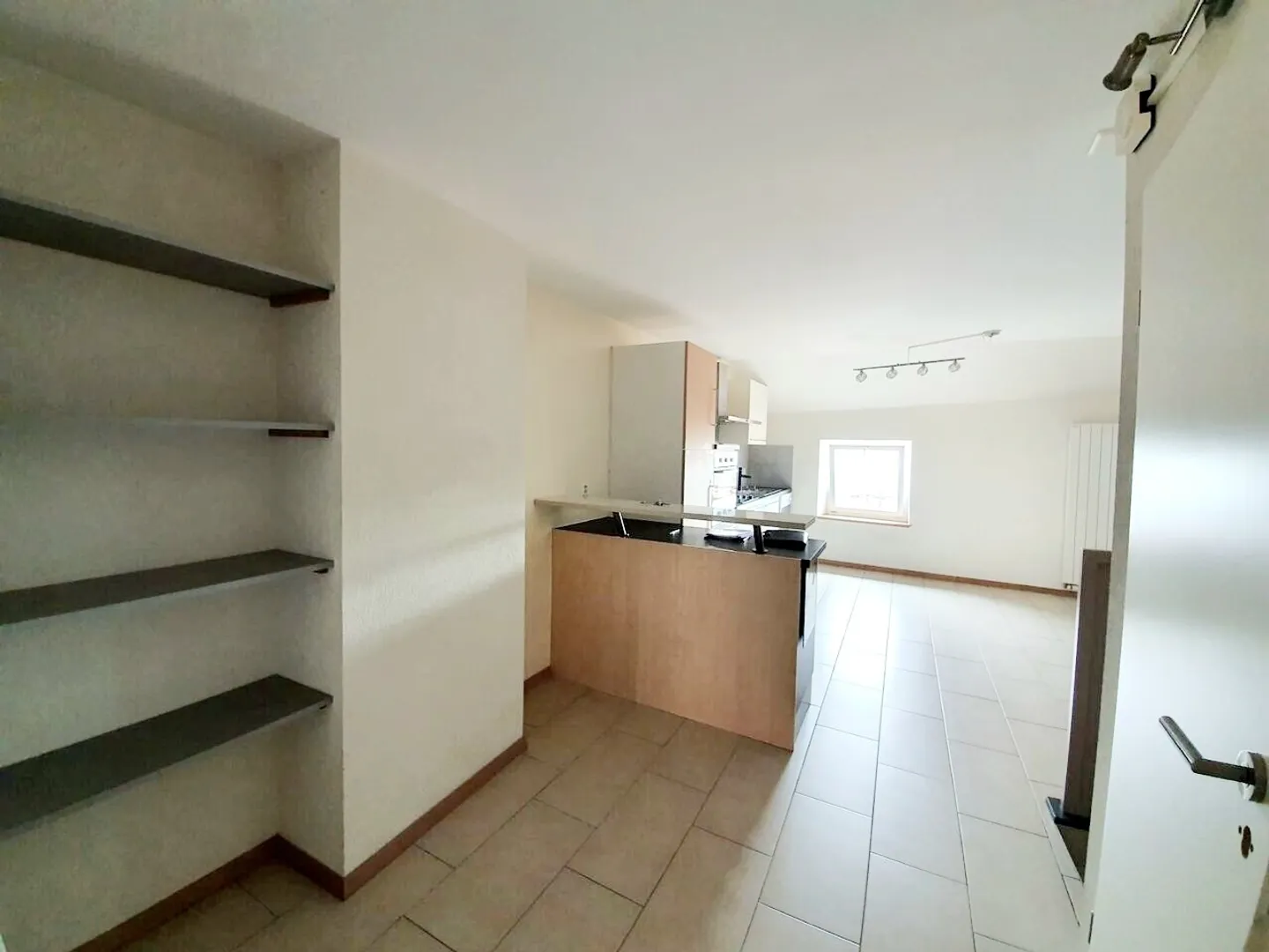 GRAND-PONT 3, Appartement de 2.5 pièces duplex et poutres apparentes - Foto 3 von 8