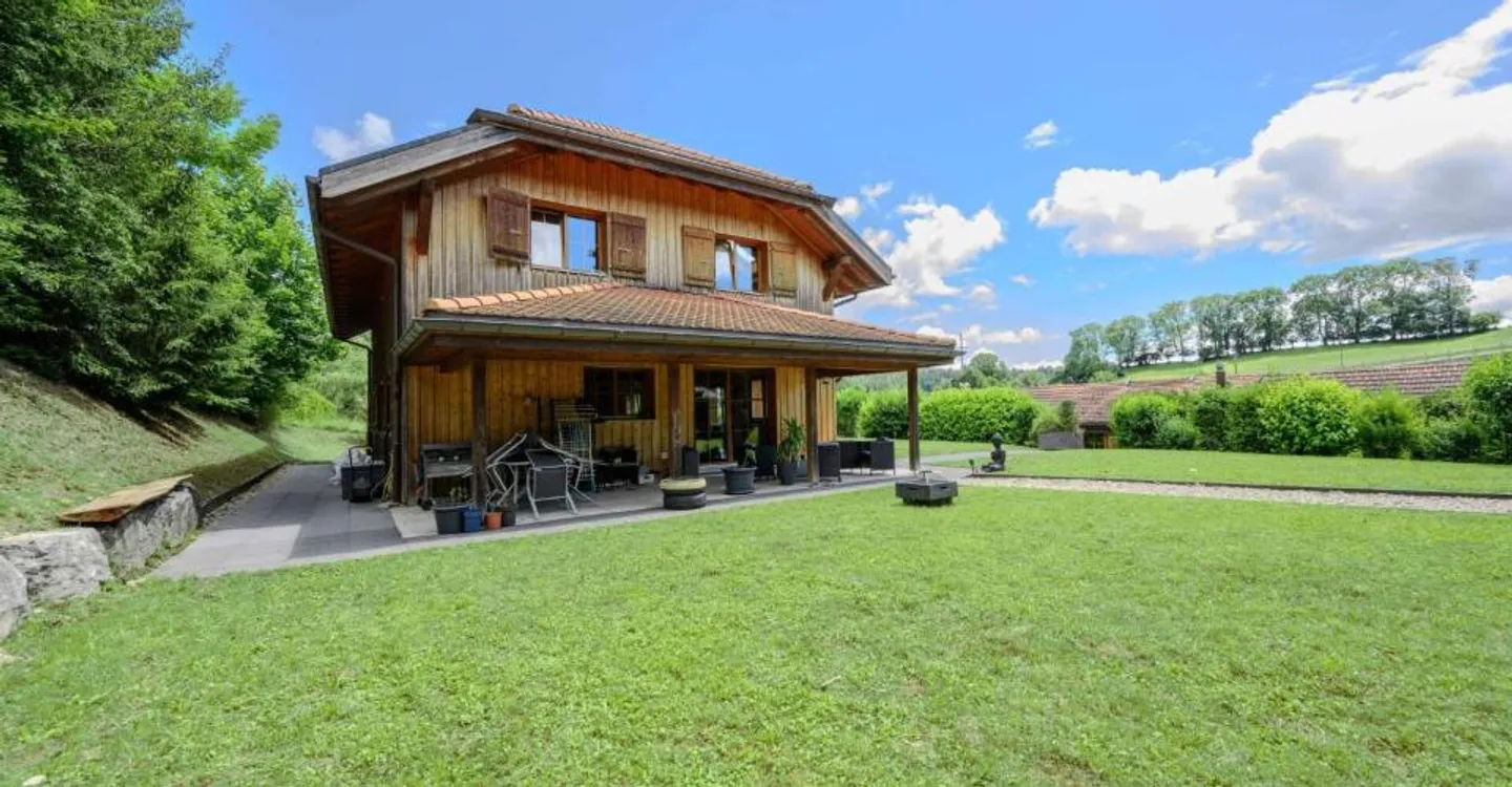 Hochwertige Wohngemeinschaft in einem Einfamilienhaus mit Garten und Pool - Foto 2 von 12