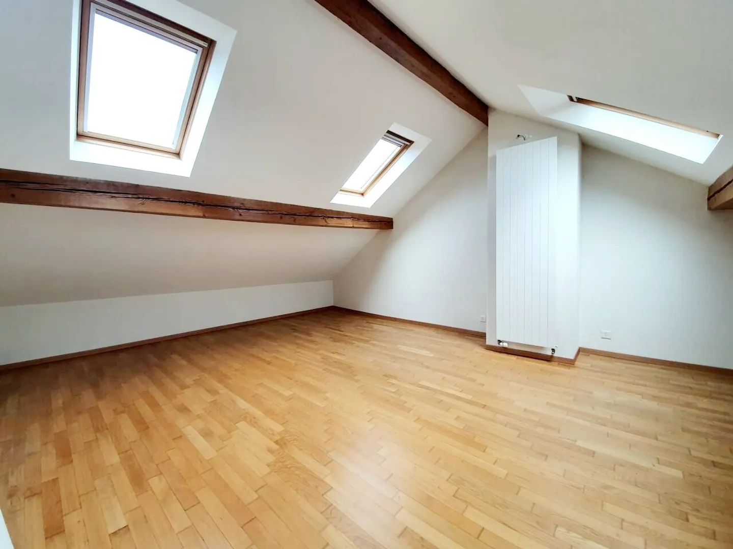 GRAND-PONT 3, Appartement de 2.5 pièces duplex et poutres apparentes - Foto 6 von 8