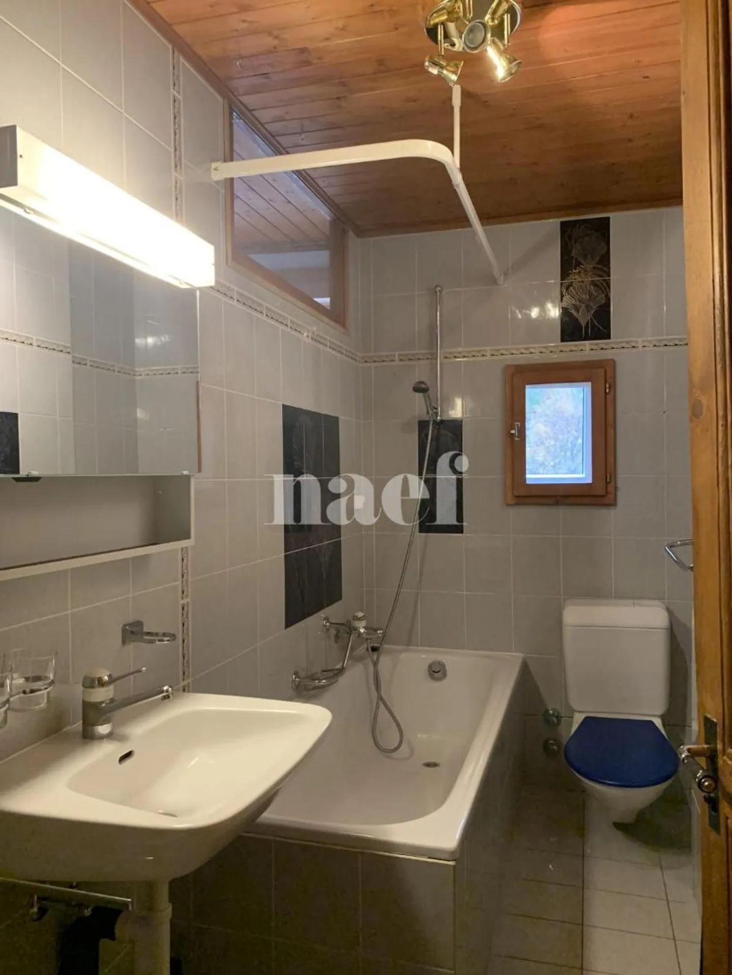 Duplex spacieux et lumineux de 6,5 pièces avec jardin commun - Photo 11 sur 13