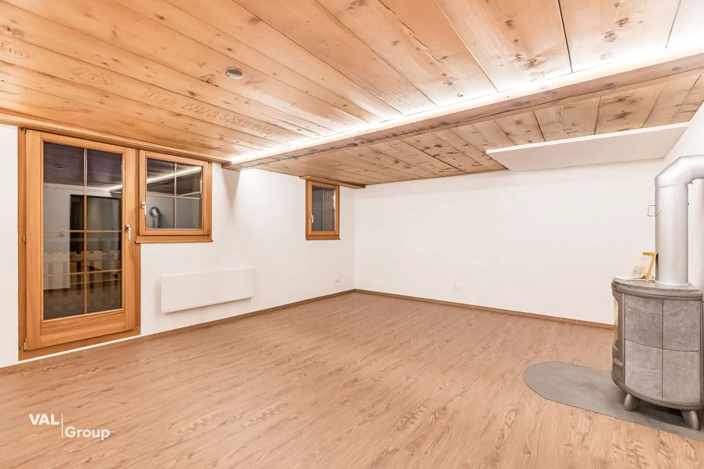 Apartment for rent - Photo 2 of 13