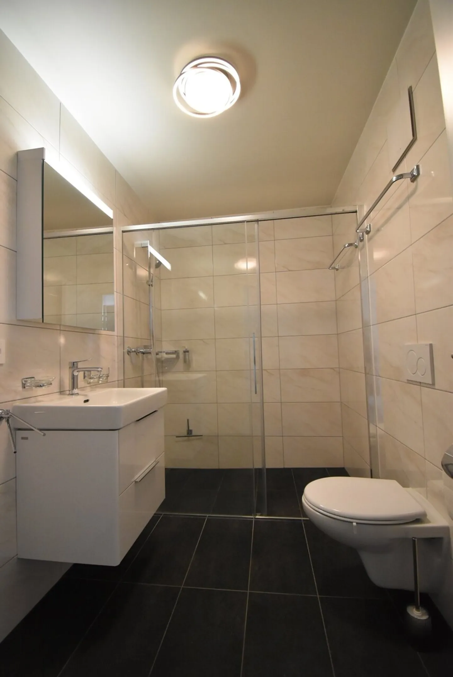 Appartamento moderno con giardino privato - Foto 3 di 8