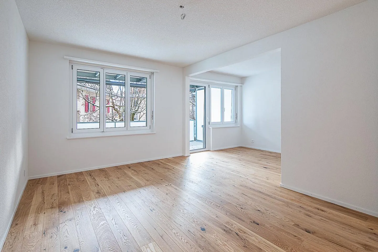 Appartement rénové de 4,5 pièces à louer au Loryplatz ! - Photo 5 sur 12