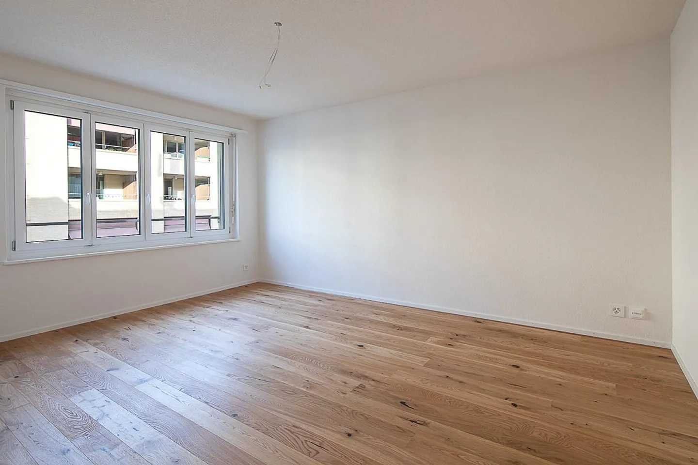 Appartement rénové de 4,5 pièces à louer au Loryplatz ! - Photo 7 sur 12