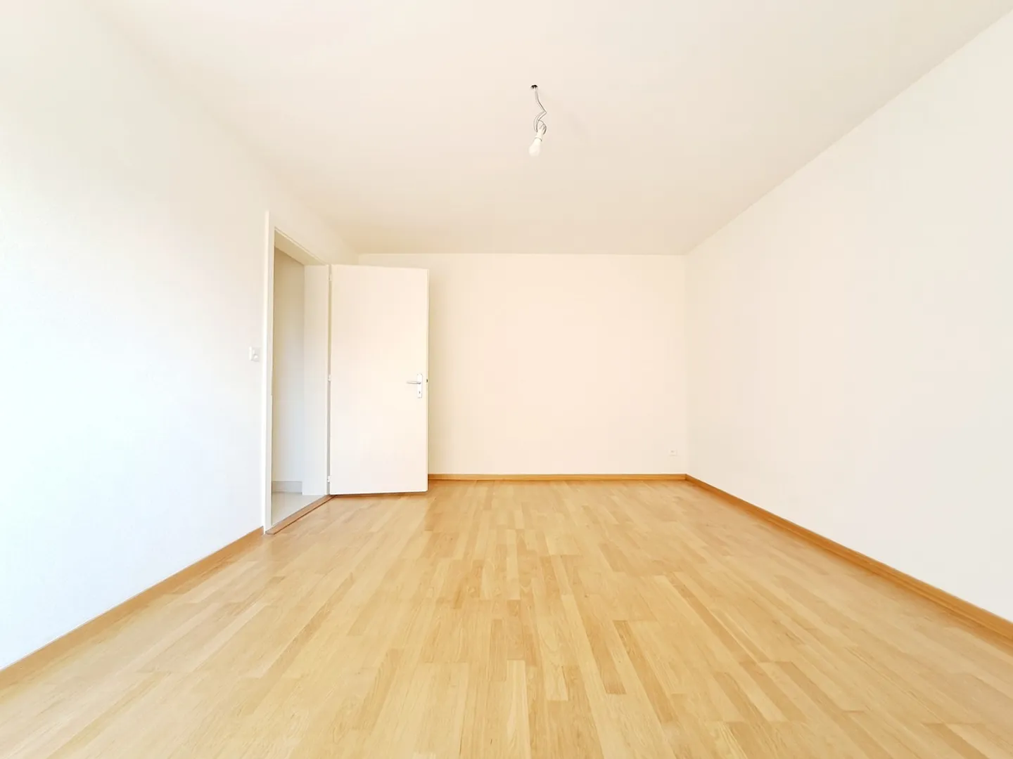 N8 - BOVERIE 6, Appartement de 3.5 pièces au centre de la ville  - Foto 4 di 8