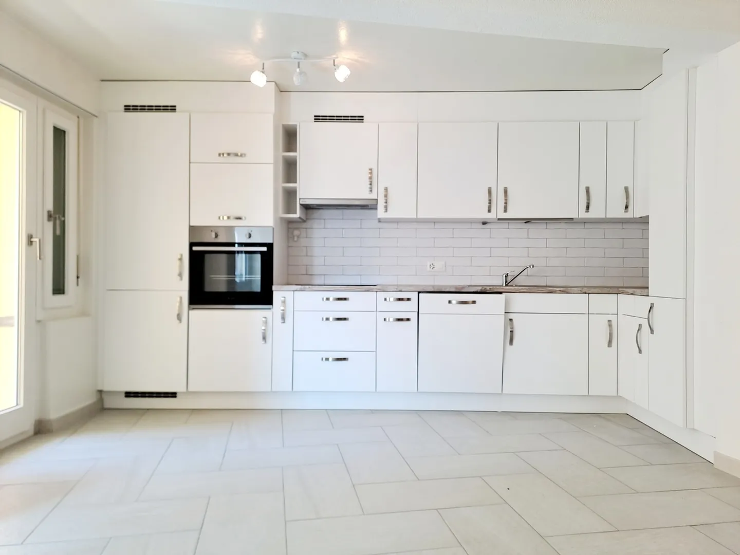 N8 - BOVERIE 6, Appartement de 3.5 pièces au centre de la ville  - Foto 2 di 8