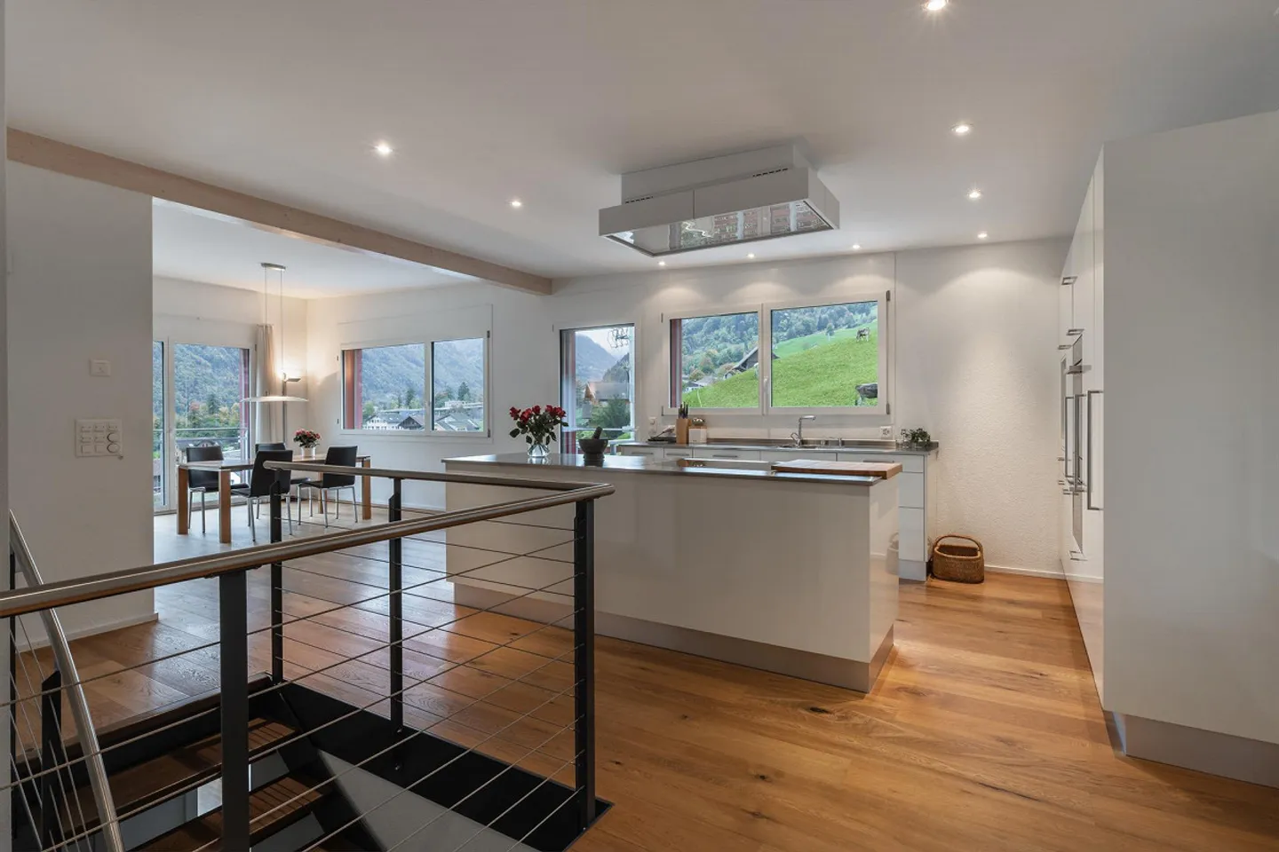 Modern 5.5-room semi-detached house with mountain view in Dallenwil - Photo 3 of 12