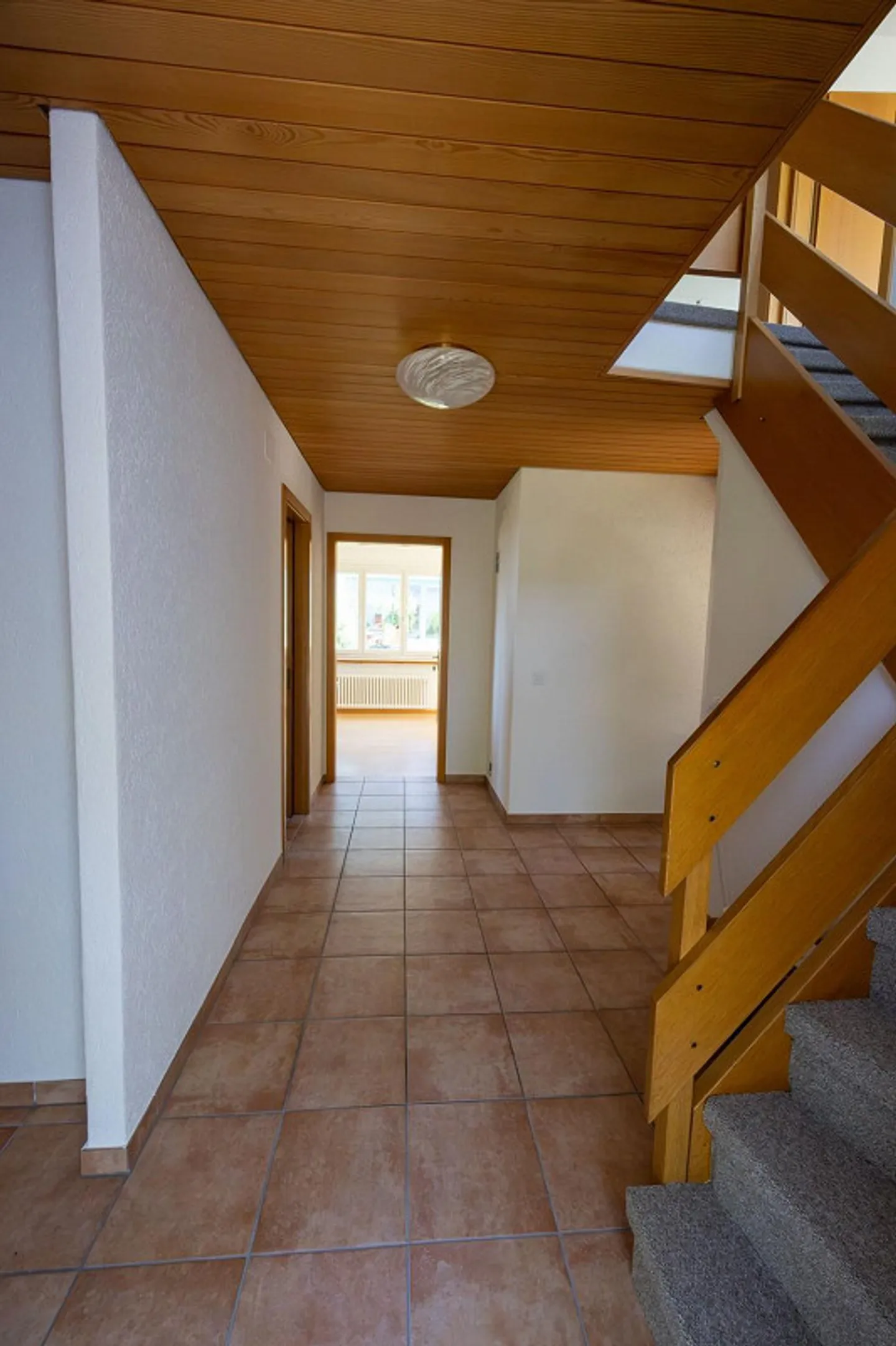 Maison individuelle avec jardin et parcelles voisines non bâties - Photo 10 sur 13
