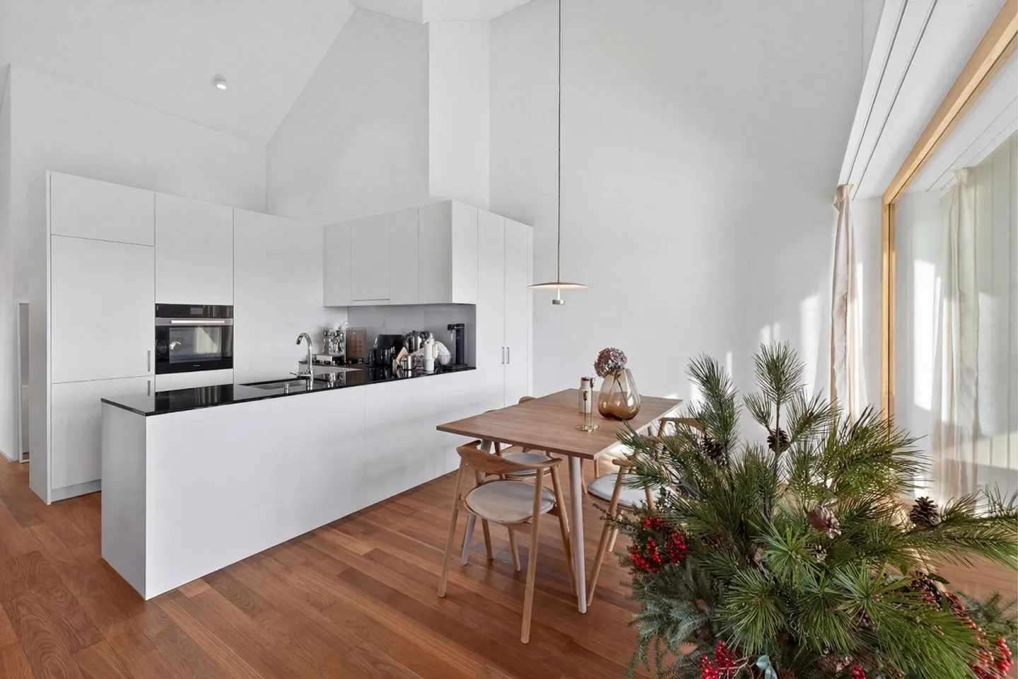 Moderner Loft mit Weitsicht - Foto 2 von 14